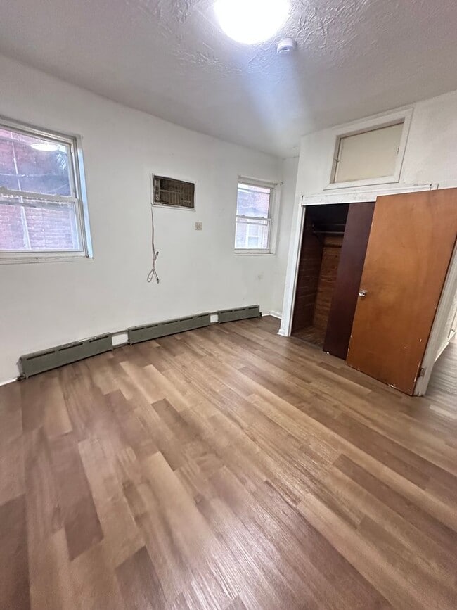 Building Photo - 5027 Walnut St Unit 1FL Rental