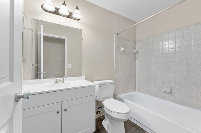 Photo - Huron River Garden City Apartments