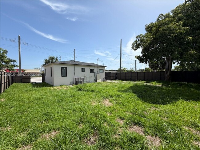 Photo - 107 W Pembroke Rd