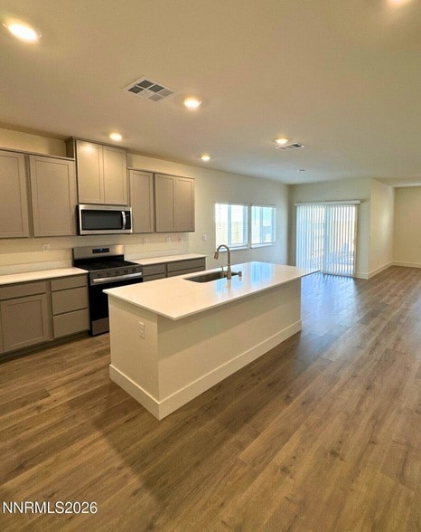 Photo - 4258 White Feather Wy