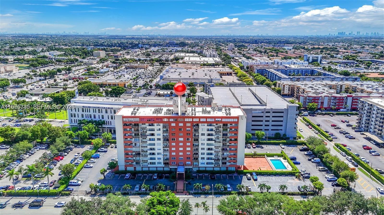 Photo - 4675 W 18th Ct Unidad 406