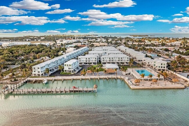 Building Photo - 10877 Overseas Hwy Unit 37