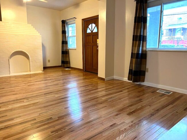 Photo - 1527 Orangewood Ave