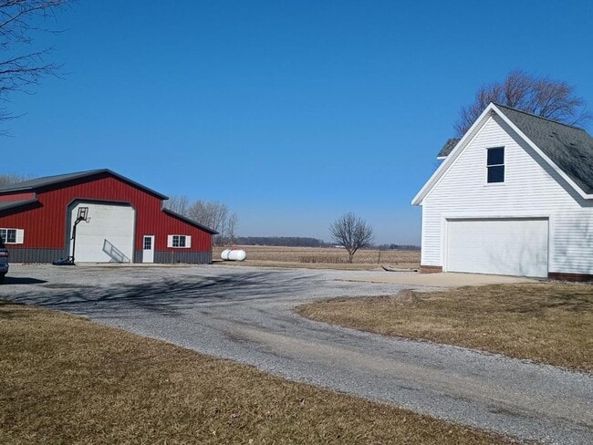 Photo - Country Living!