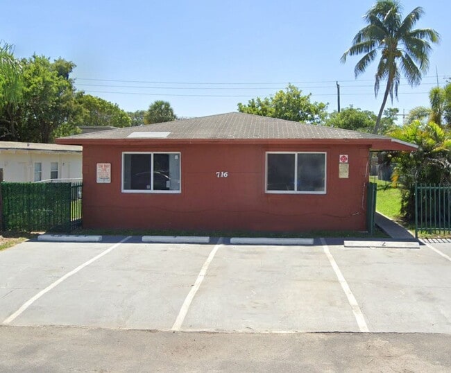 Photo - 716 NW 4th Ave Unidad 2