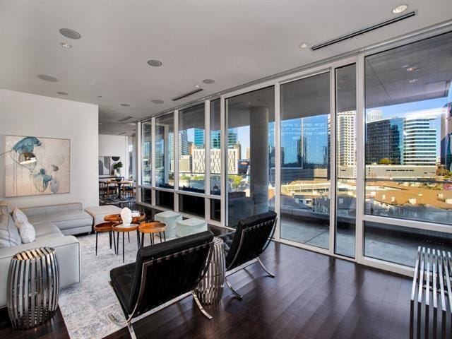 Building Photo - 2408 Victory Park Ln Unit 737