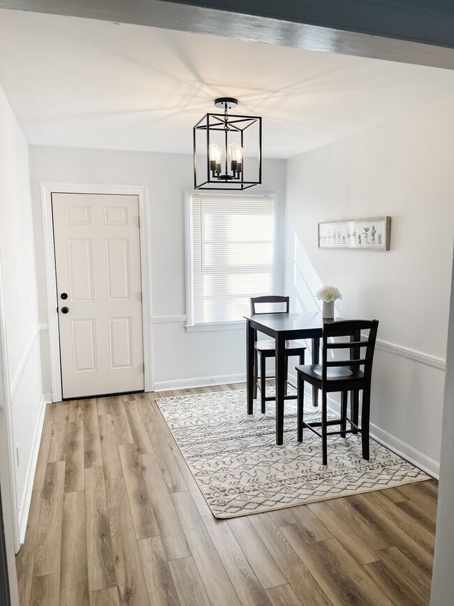 Photo - Charming Apt near Savannah's Historic Dist... Unit 23 Berkley  1