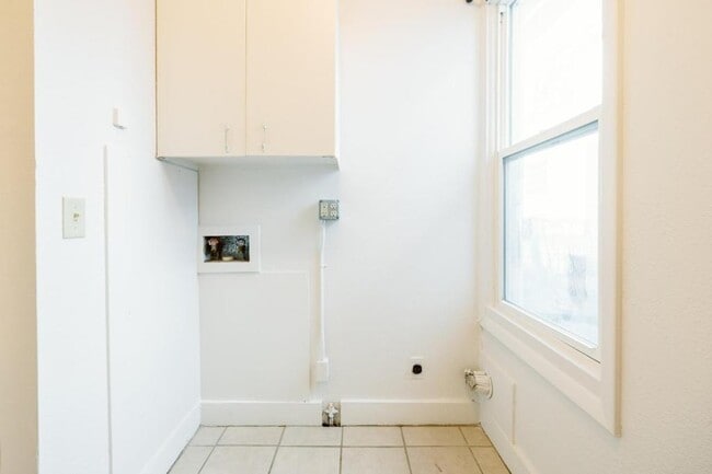 Photo - 317 W 4th St