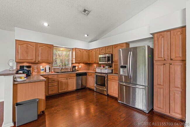 Photo - 1304 Lake Breeze Dr