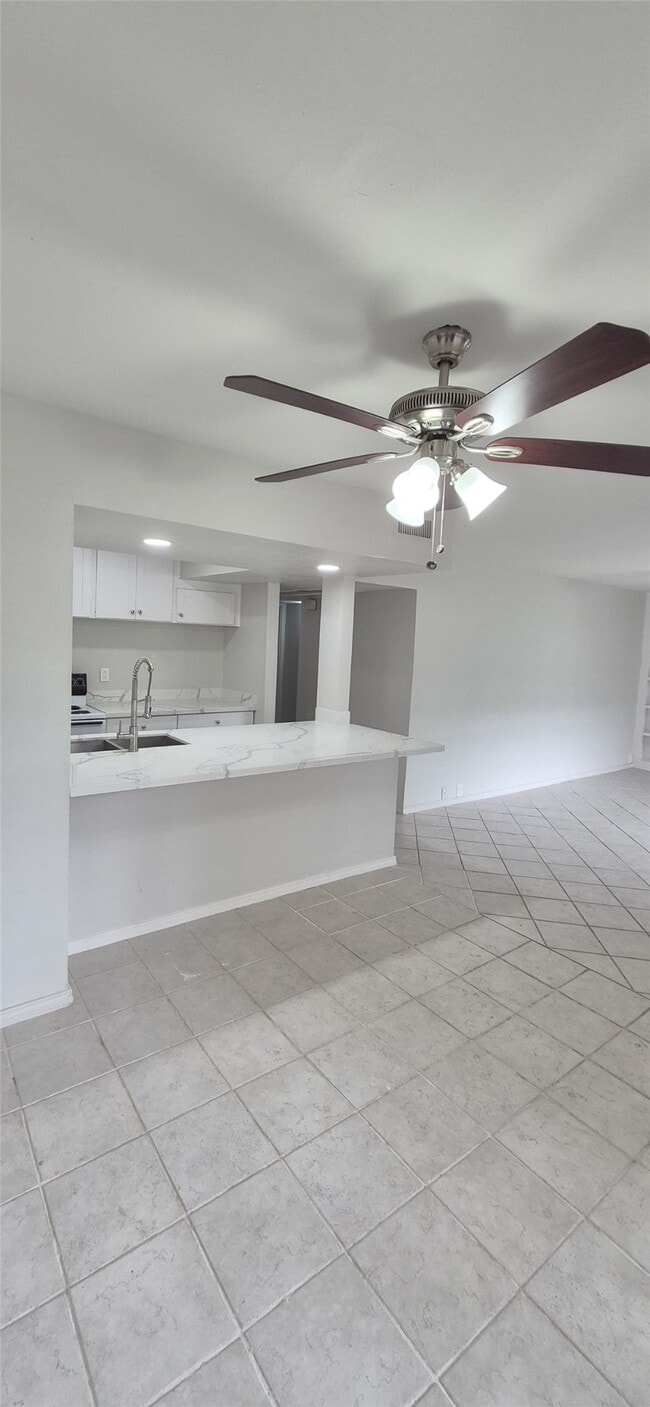 Photo - 5343 Richmond Ave Unit 11