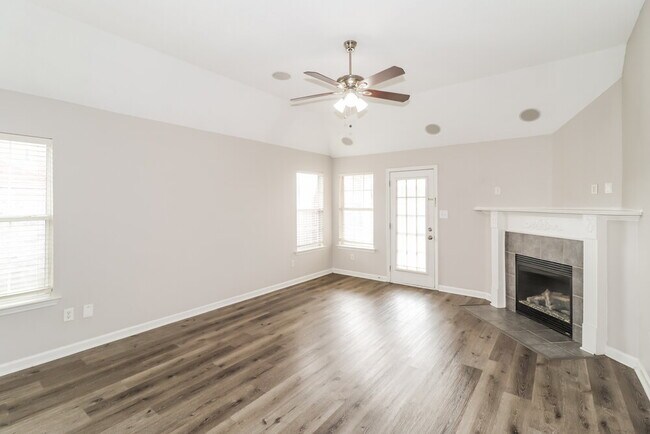 Photo - 5871 Carrel Cove