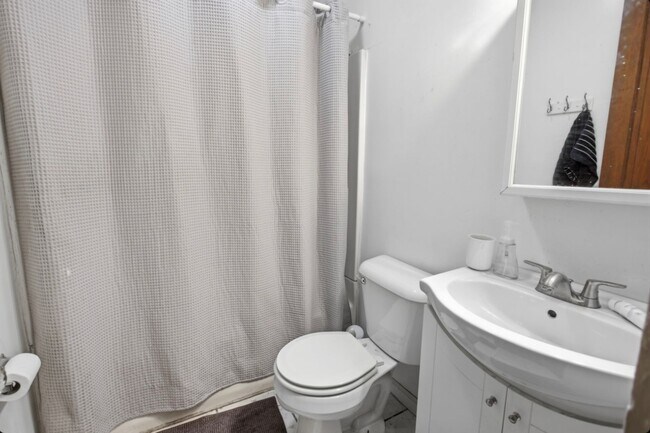 Photo - 2328 Stratford Ave Unit 1