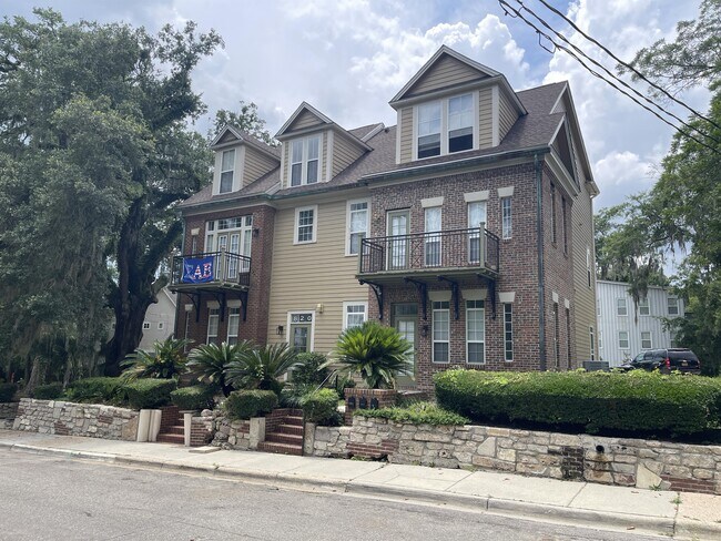 Photo - 820 St Michael St Townhome