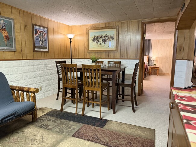 Photo - 645 N 30th St