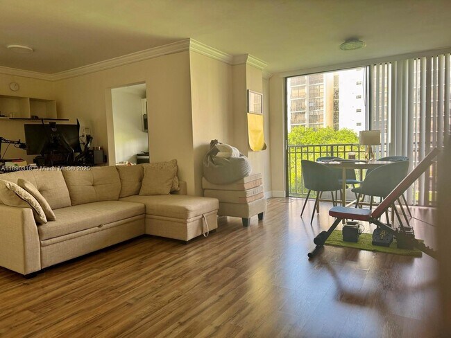 Photo - 16919 N Bay Rd Unidad 408