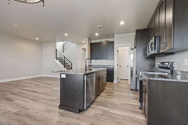 Photo - AMMON 3 BED 2 BATH TOWNHOME WITH 2 STALL G...