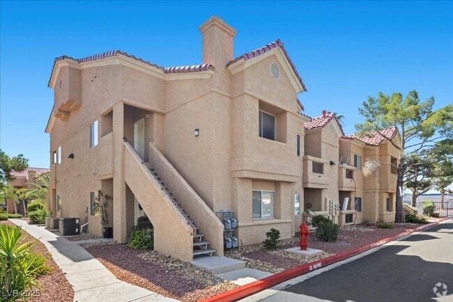 Building Photo - 900 Heavenly Hills Ct Unit 217 Rental