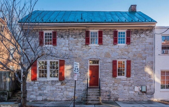 Building Photo - 7 N East St