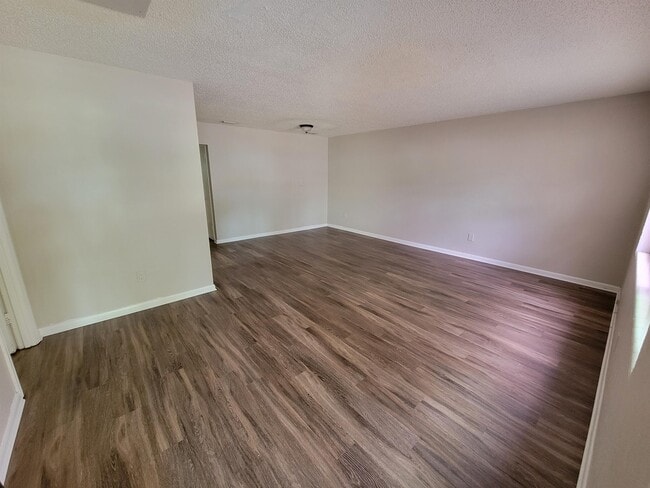 Photo - 500 N Mars Ave