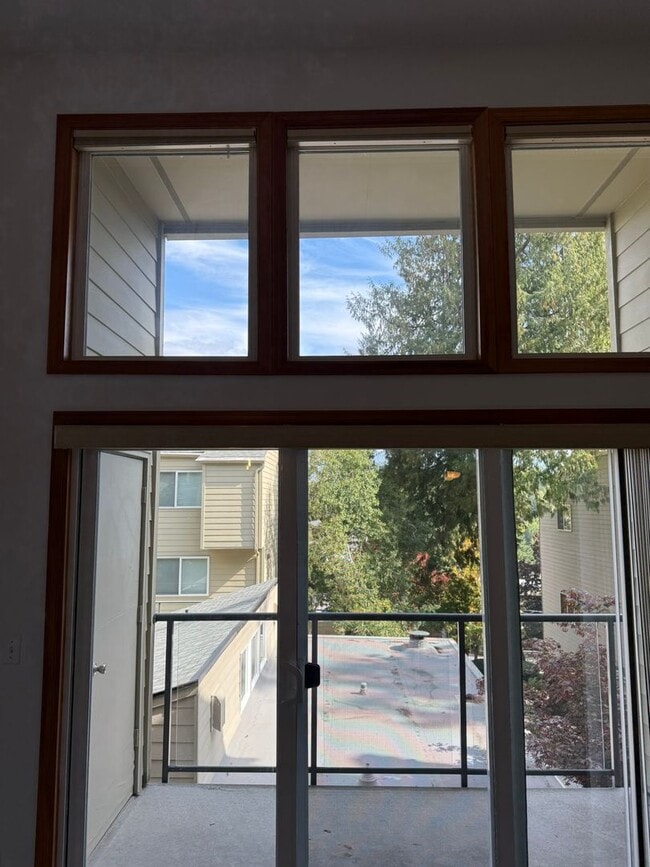 Building Photo - 1Bd/1Ba Mercer Island Condo Unit 42A