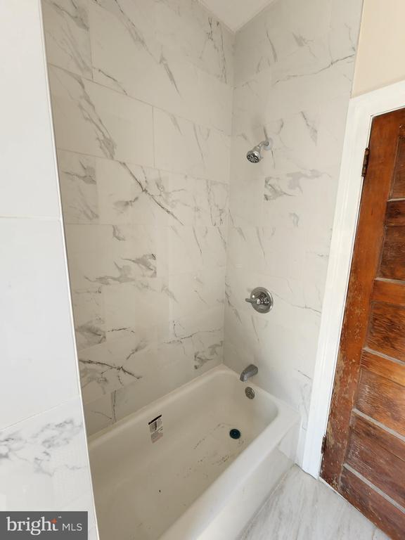 Photo - 419 W Grange Ave