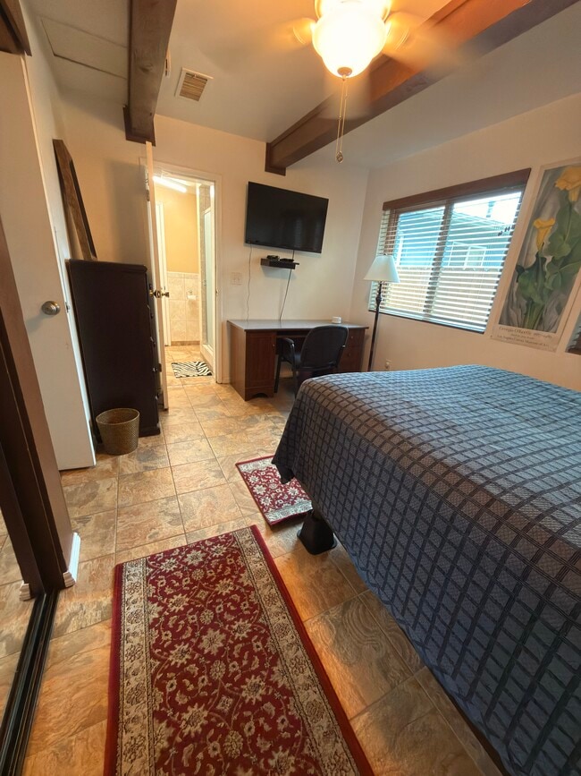 Photo - 301 Broadway