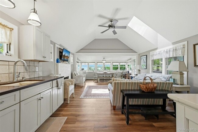 Photo - 1185 Fleetwood Rd