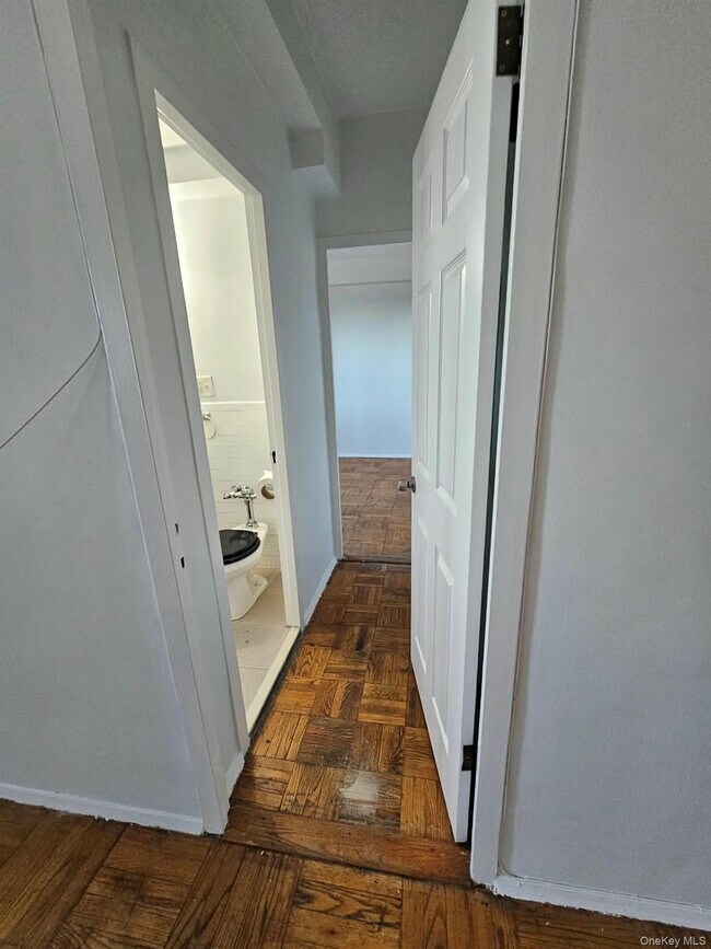 1507 Metropolitan Ave Unit 10E