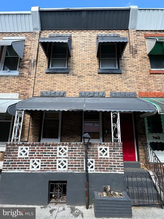 Building Photo - 2416 N Hollywood St Rental