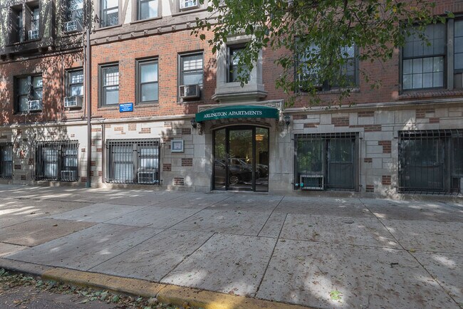 Building Photo - 532 W Arlington Pl Unit A04C Rental
