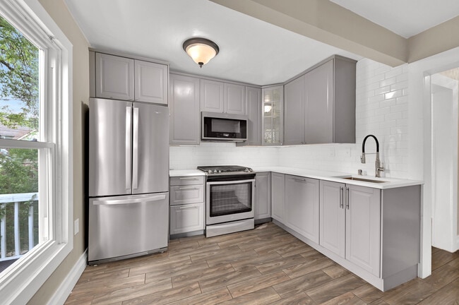 Building Photo - 2478 N Bartlett Ave Unit 2 Rental