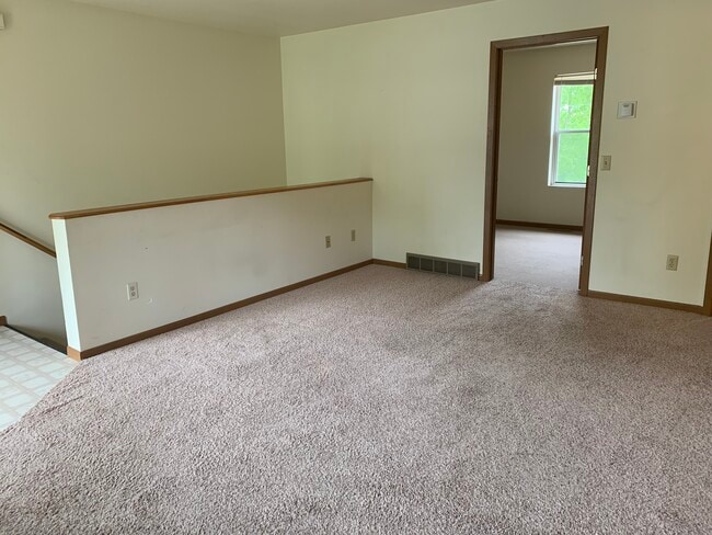 Photo - 327 3rd St W