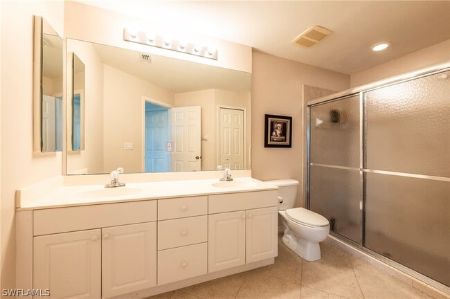 Building Photo - 15150 Royal Windsor Ln Unit 1403