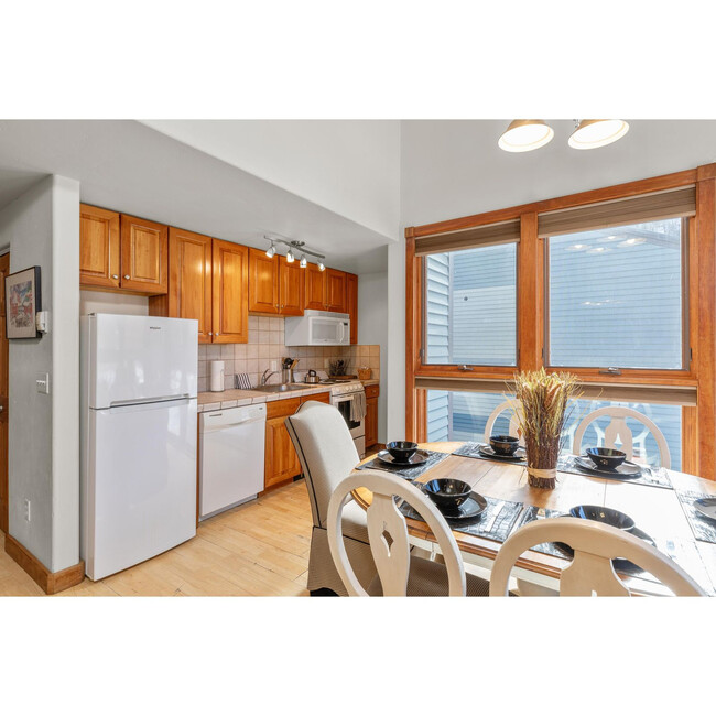 Photo - 747 W Pacific Ave Unidad ID1324979P