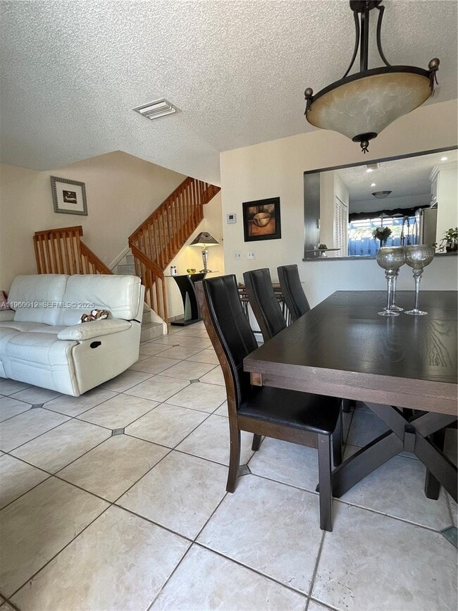 Photo - 1422 Amanda St