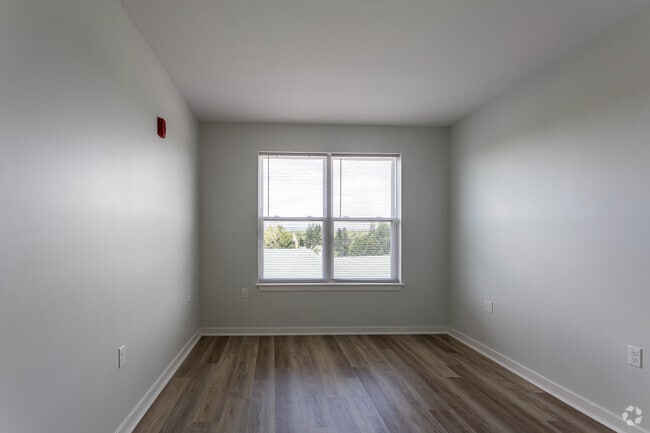 2BR, 2BA Bedroom