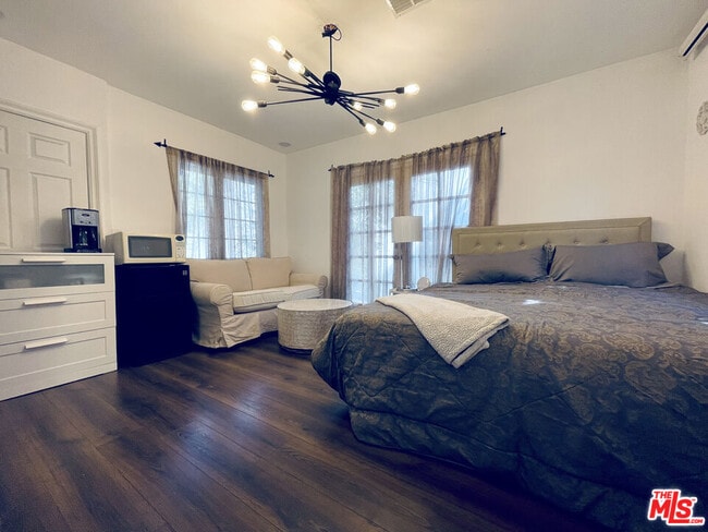 Photo - 1500 Midvale Ave