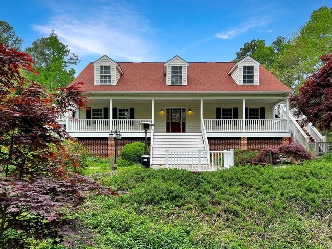 Building Photo - Secluded Near West End 5 bedroom