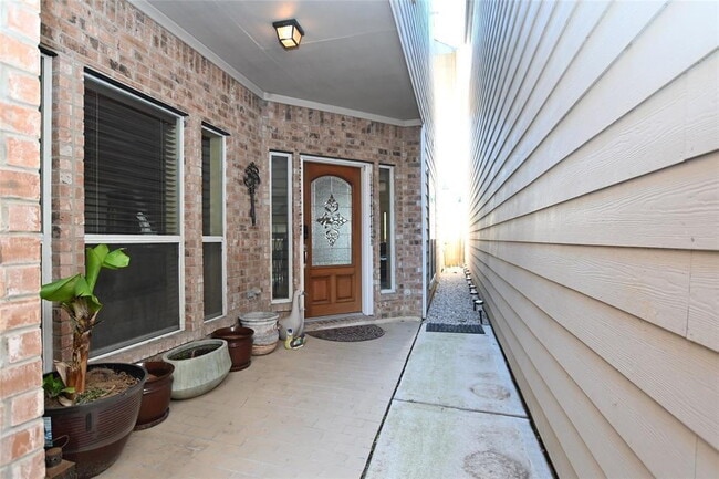 Photo - 3 Bed Single-Family Home in Timbergrove Terrace 77008 in Gated Community