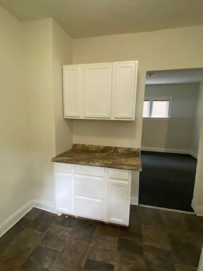 Photo - 9808 Parmelee Ave