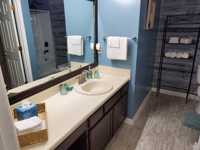 Photo - 107 Pleasant Hill Ct
