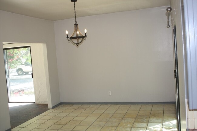Photo - 537 Sand Bend Dr