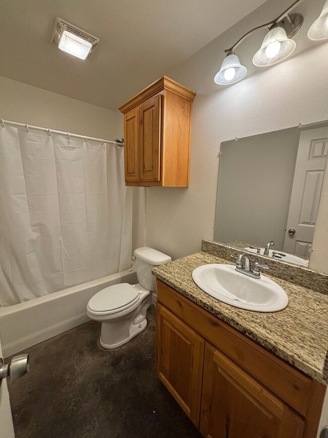 Photo - 1719 Lakeshore Dr Unidad B (Left)