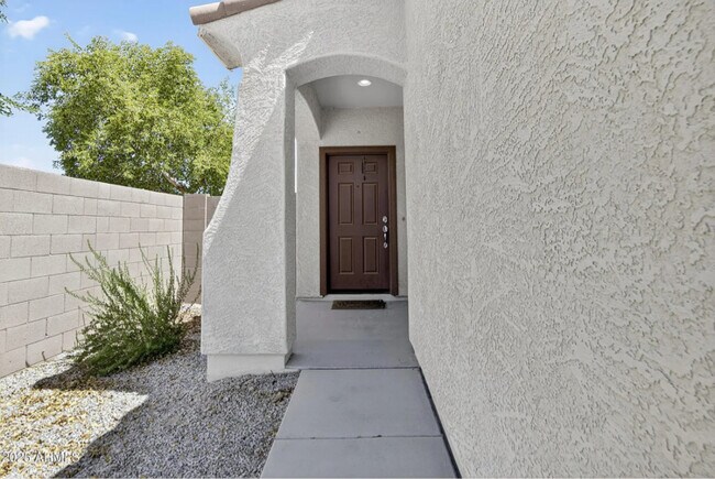 Photo - 23700 W Watkins St