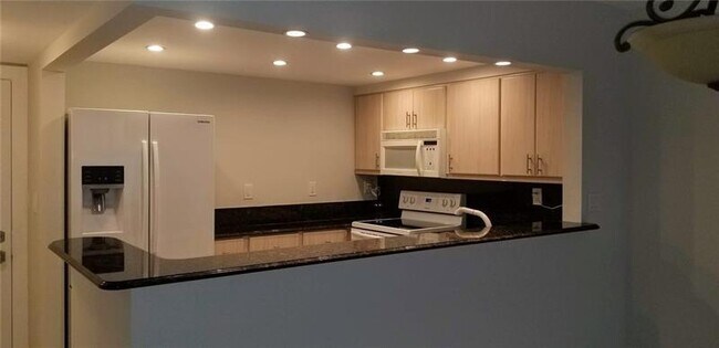 Photo - 740 S Federal Hwy Unidad 514