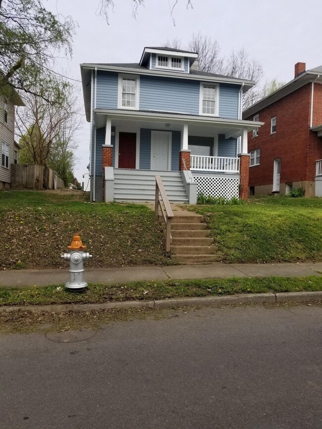 Photo - 668 Montrose Ave SE Unidad B