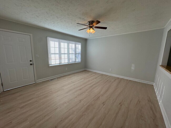 Photo - 637 Highway 905 Unidad B