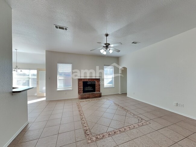 Photo - 1620 Northview Dr