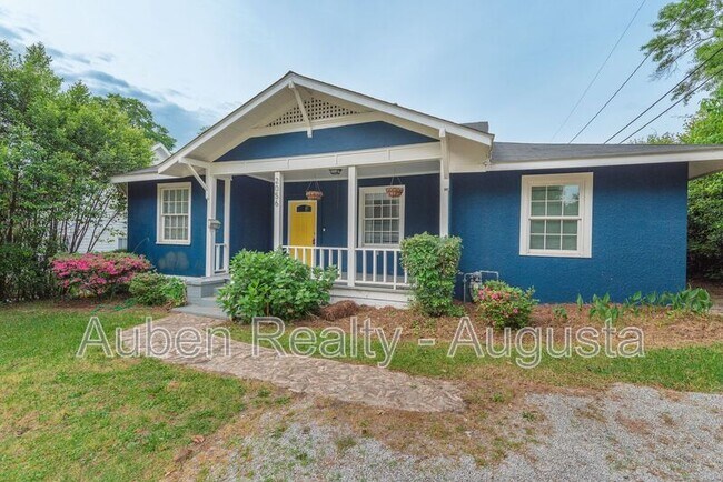 Photo - 2056 McDowell St