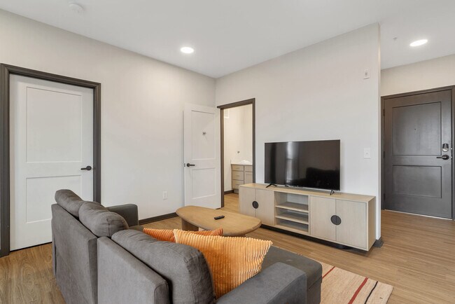 Photo - 423 E Michigan St Unit ID1032102P